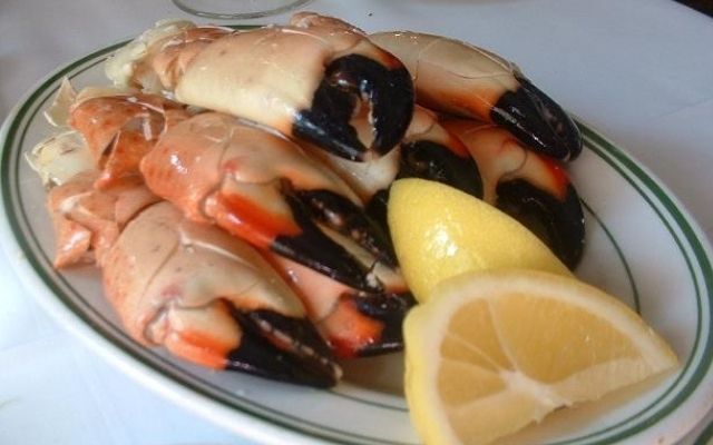 What does Stone Crab Taste like