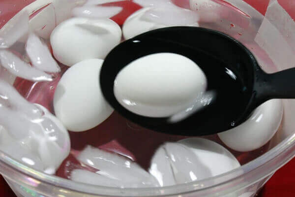 Easy way to peel Hardboiled Eggs
